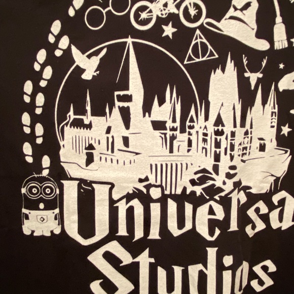Graphic Universal TShirt - Picture 4 of 5